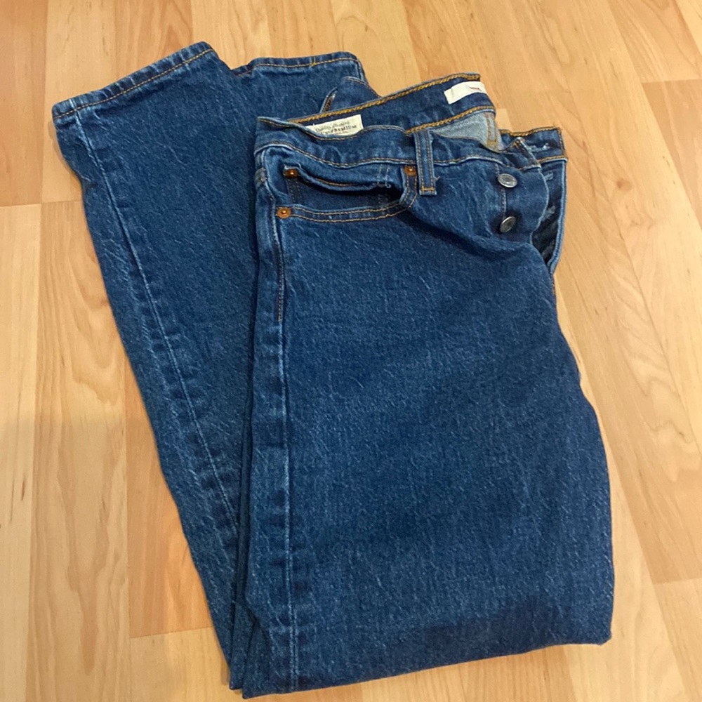 levi’s high rise wedgie jeans